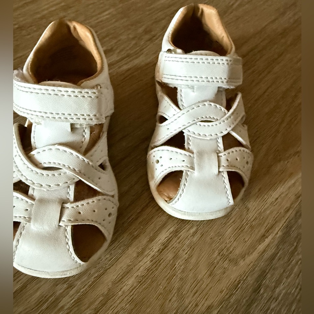 Stride Rite White Kids Sandals size 4M